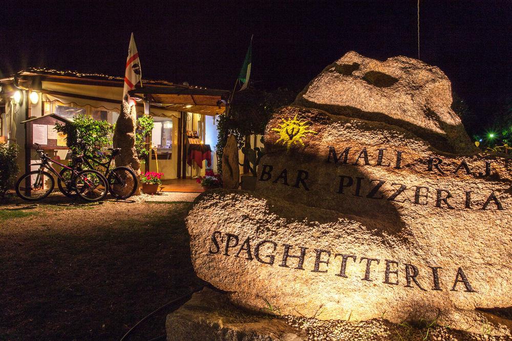 Centro Vacanze Isuledda Cannigione Esterno foto